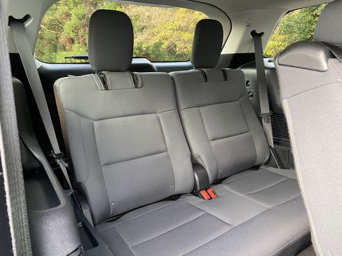 Used 2025 Ford Explorer Active image 37