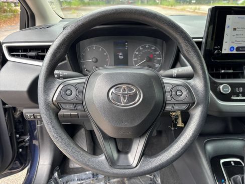 Used 2025 Toyota Corolla LE FWD image 21