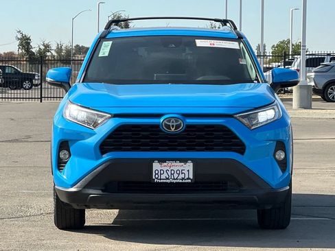 Certified 2019 Toyota RAV4 XLE w/ Convenience Package FWD image 11