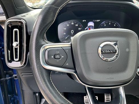 Used 2021 Volvo XC40 T5 R-Design w/ Climate Package image 16
