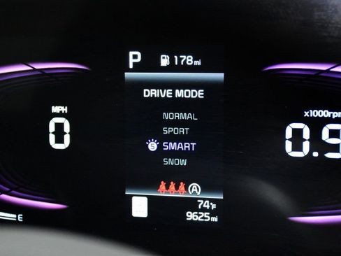 Used 2024 Kia Sportage X-Line image 12