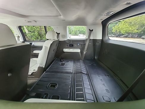 Used 2025 Hyundai Santa Fe Calligraphy image 4