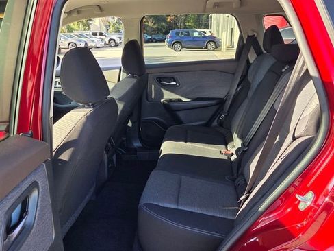 Used 2023 Nissan Rogue SV image 10