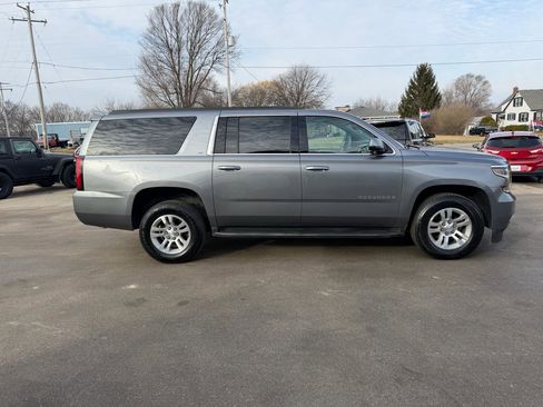 Used 2020 Chevrolet Suburban LT image 9