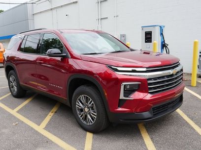 New 2025 Chevrolet Traverse LT
