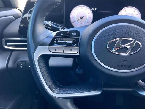 Used 2023 Hyundai Elantra SEL w/ Convenience Package image 16