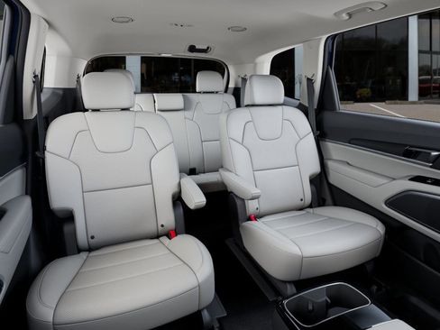 New 2025 Kia Telluride S image 16