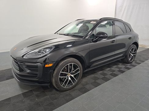 Used 2022 Porsche Macan w/ Premium Package Plus AWD/4WD image 2