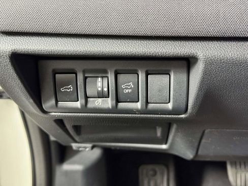 Used 2025 Subaru Outback Premium image 19