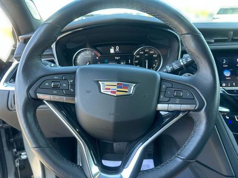 Certified 2024 Cadillac XT6 Premium Luxury image 11