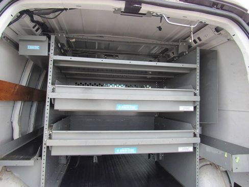 Used 2018 Chevrolet Express 2500 w/ Driver Convenience Package RWD image 23