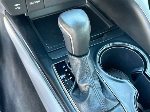Used 2019 Toyota Camry SE image 16