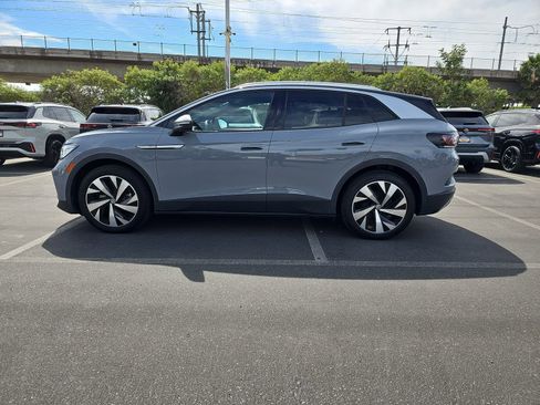 Certified 2022 Volkswagen ID.4 Pro S w/ Gradient Package image 8