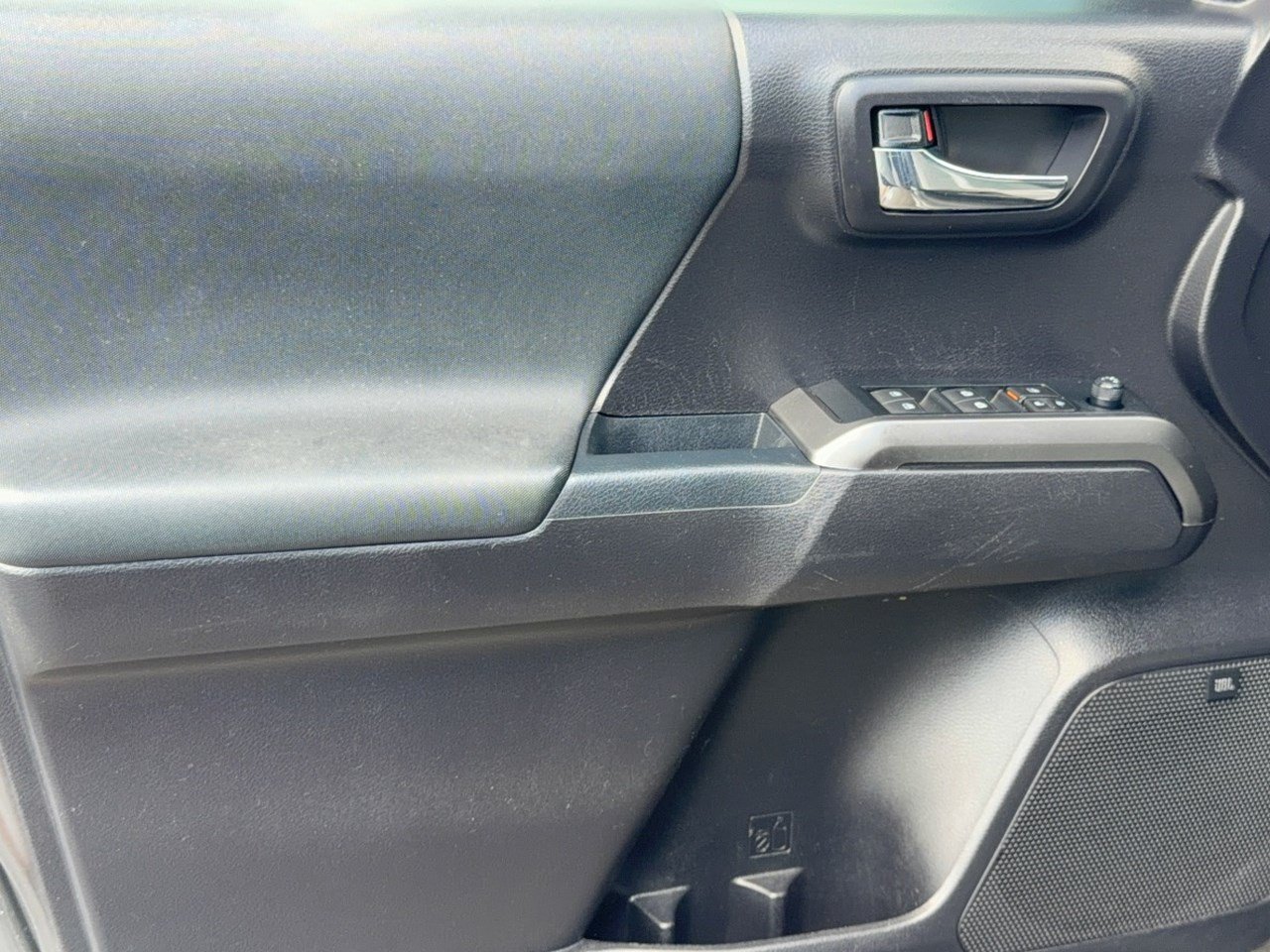 Used 2020 Toyota Tacoma TRD Sport w/ TRD Premium Sport Package RWD image 14