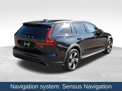 Used 2021 Volvo V60 T5 Cross Country AWD/4WD image 7