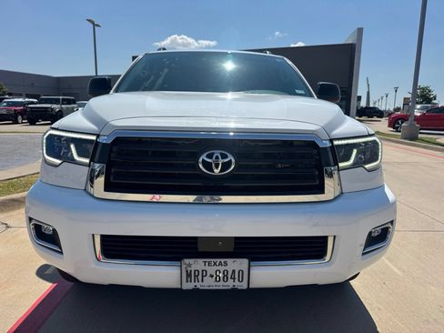 Used 2019 Toyota Sequoia TRD Sport AWD/4WD image 2