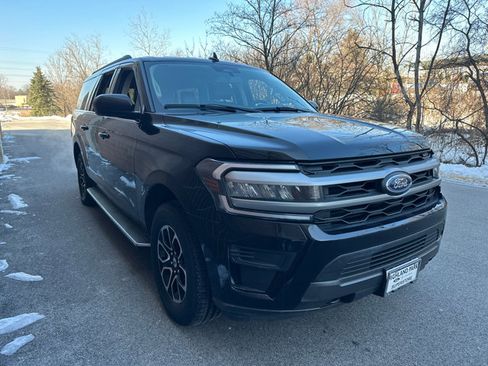 Used 2023 Ford Expedition Max XLT image 9