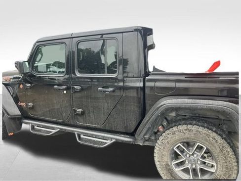 Used 2024 Jeep Gladiator Mojave AWD/4WD image 25