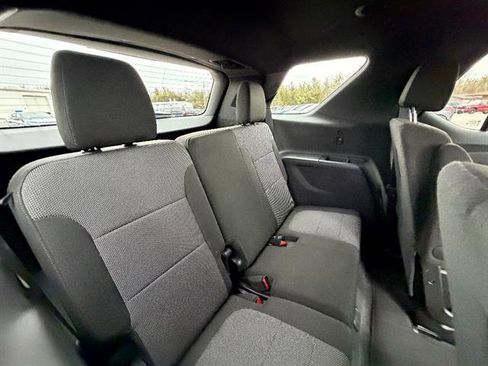 Used 2023 Chevrolet Traverse LT image 17