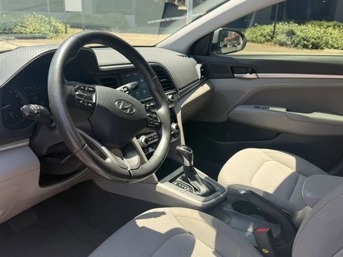 Used 2019 Hyundai Elantra Value Edition FWD image 10