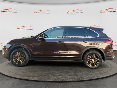Used 2016 Porsche Cayenne AWD/4WD image 7
