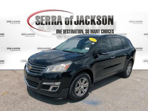 Used 2017 Chevrolet Traverse LT FWD image 4