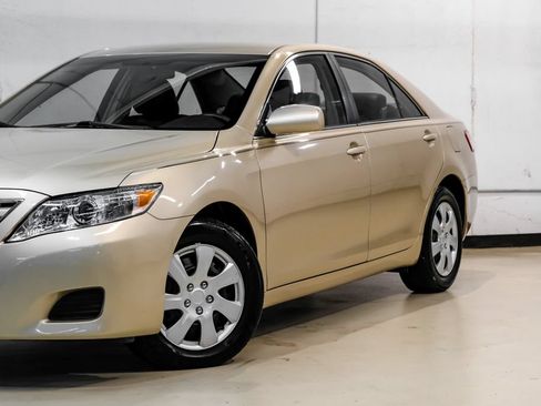 Used 2011 Toyota Camry LE w/ Fleet Convenience Pkg FWD image 6