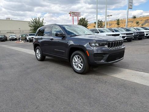 New 2026 Jeep Grand Cherokee 2WD image 9