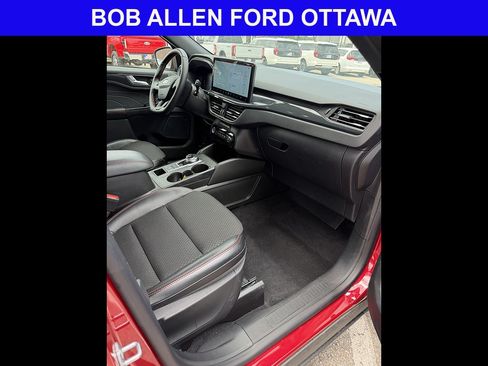 Used 2025 Ford Escape ST-Line w/ Equipment Group 301A FWD image 17