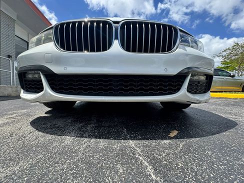 Used 2019 BMW 740i w/ M Sport Package RWD image 10