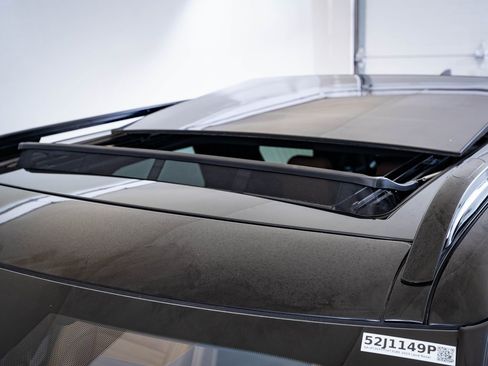 Used 2023 Land Rover Discovery S R-Dynamic image 14