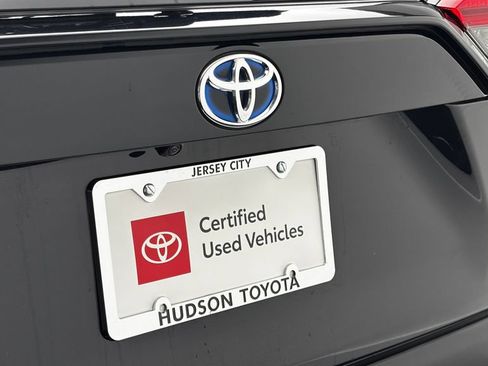 Used 2024 Toyota RAV4 LE AWD/4WD image 8