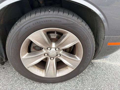 Used 2017 Dodge Challenger SXT RWD image 3