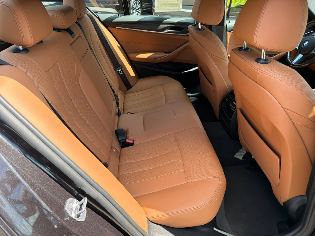 Used 2023 BMW 540i w/ M Sport Package RWD image 15