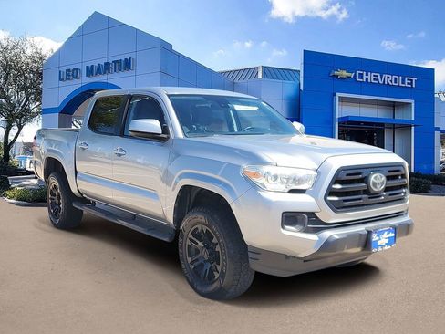 Used 2019 Toyota Tacoma SR w/ SR Convenience Package image 2