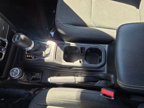 Used 2025 Jeep Wrangler Unlimited Sahara image 19