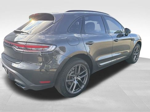 Used 2025 Porsche Macan image 5