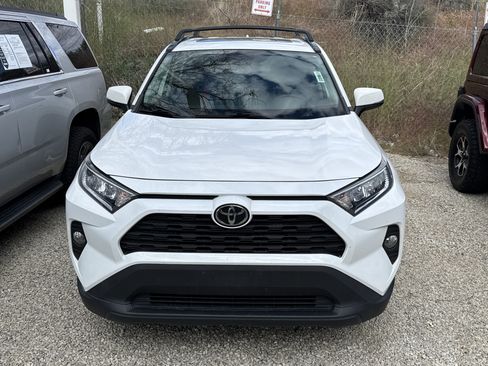 Used 2021 Toyota RAV4 XLE w/ Convenience Package AWD/4WD image 4