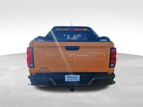 Used 2025 Chevrolet Colorado Z71 w/ Midnight Edition AWD/4WD image 4