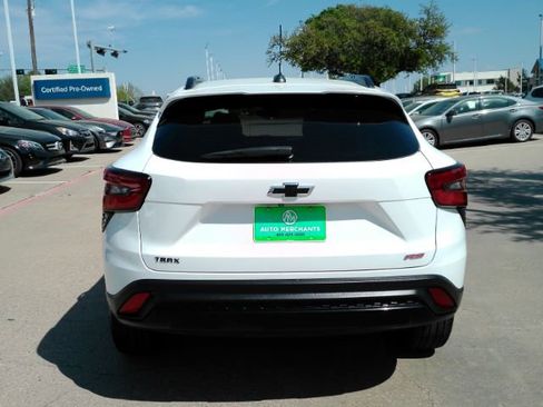 Used 2024 Chevrolet Trax RS image 7