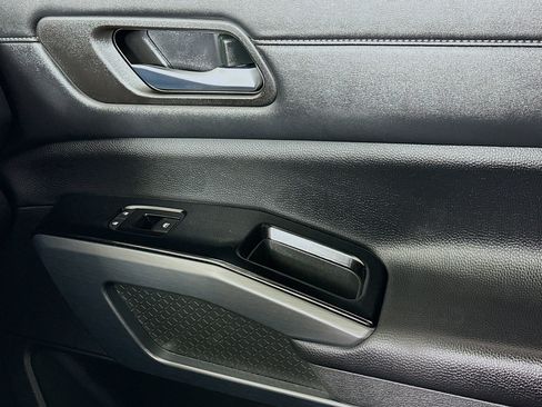 Used 2024 Nissan Pathfinder SL w/ SL Premium Package image 17