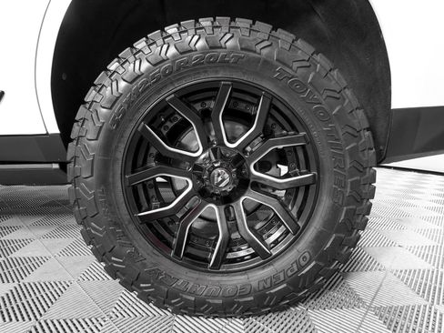 Used 2021 GMC Yukon Denali AWD/4WD image 35