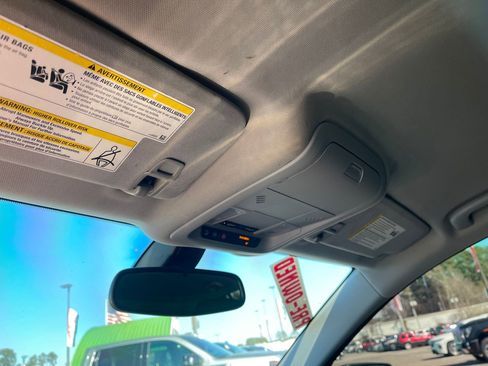 Used 2018 GMC Terrain SLE image 19