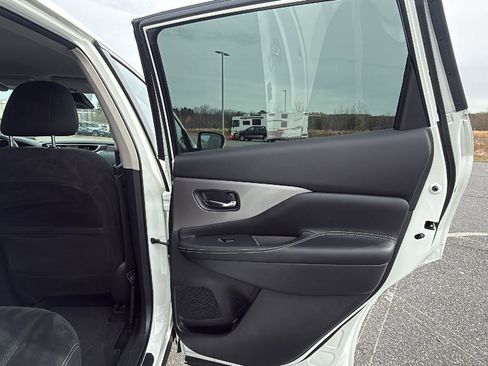 Used 2020 Nissan Murano S w/ Technology Package image 19