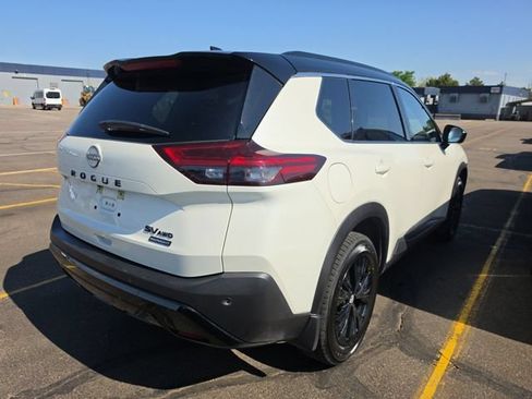 Used 2023 Nissan Rogue SV w/ SV Premium B Package AWD/4WD image 3