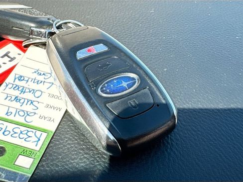 Used 2019 Subaru Outback 2.5i Limited AWD/4WD image 33