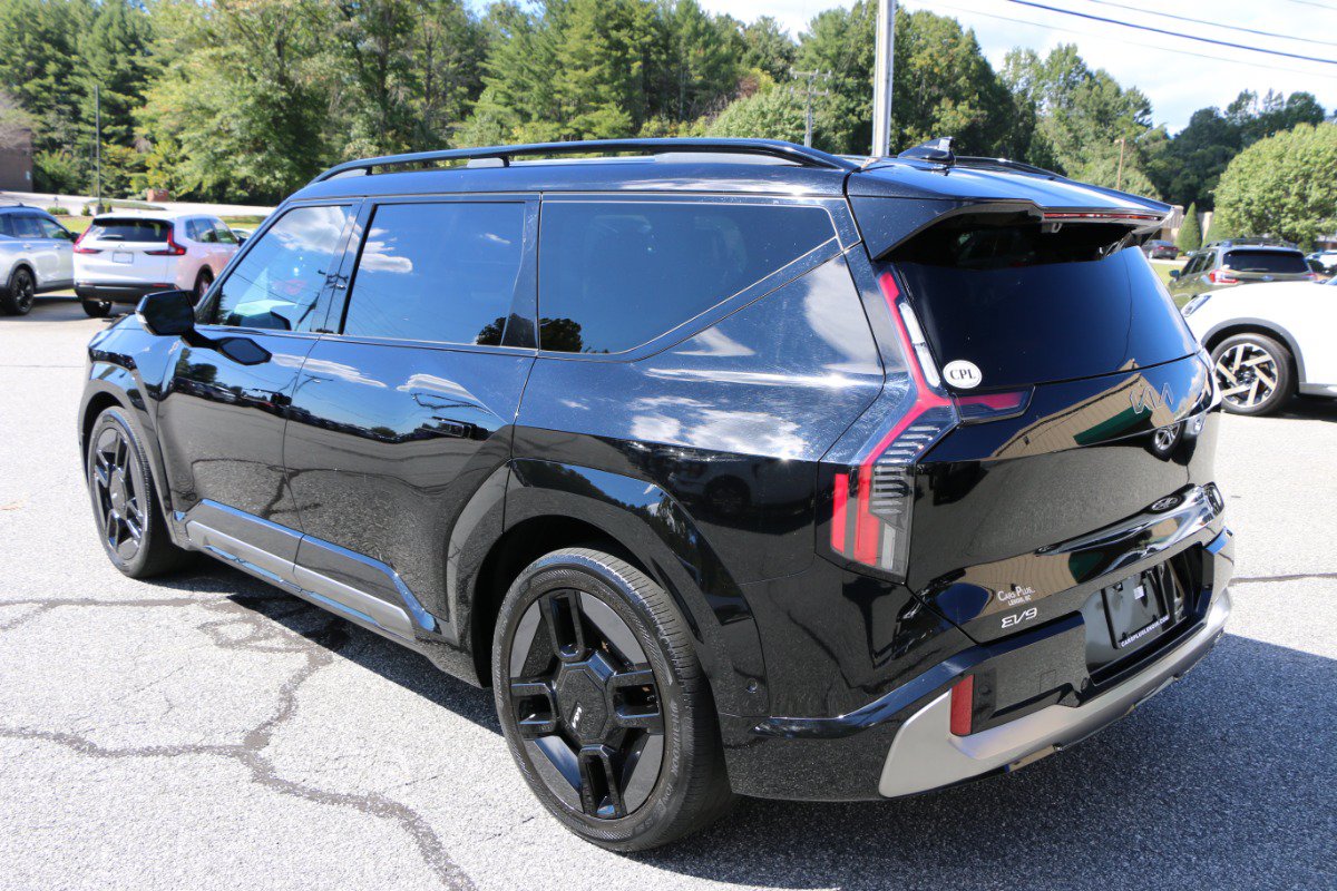 Used 2024 Kia EV9 GT-Line AWD/4WD image 3