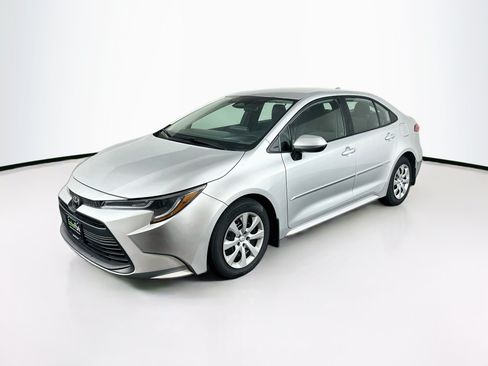 Used 2024 Toyota Corolla LE FWD image 3
