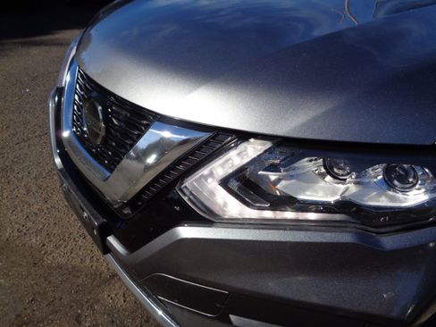 Used 2020 Nissan Rogue SL w/ Premium Package image 9