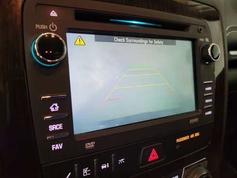 Used 2016 Chevrolet Traverse LT w/ Traveler's Package image 9